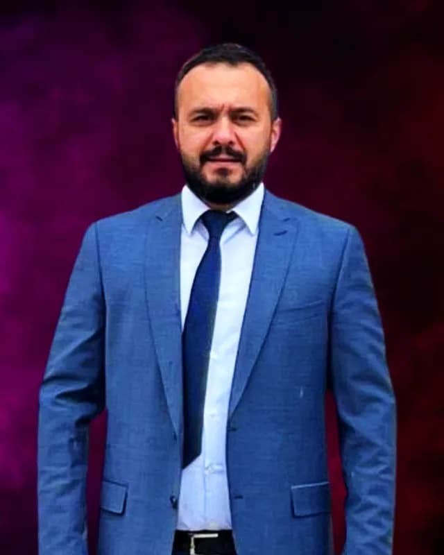 Emre Apohan — Kurucu