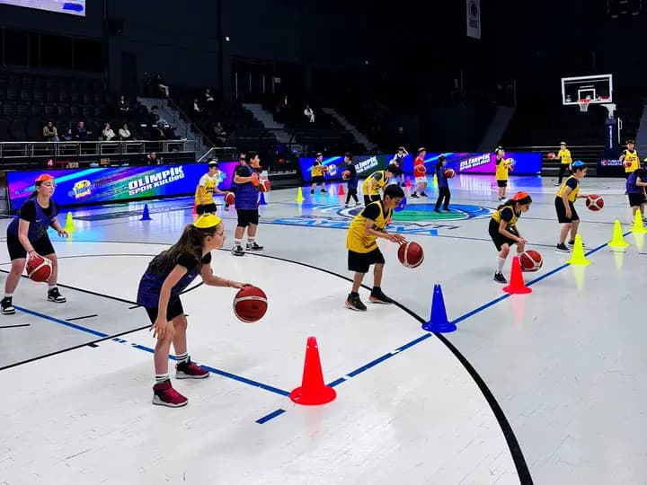 Çayırova Spor Salonu