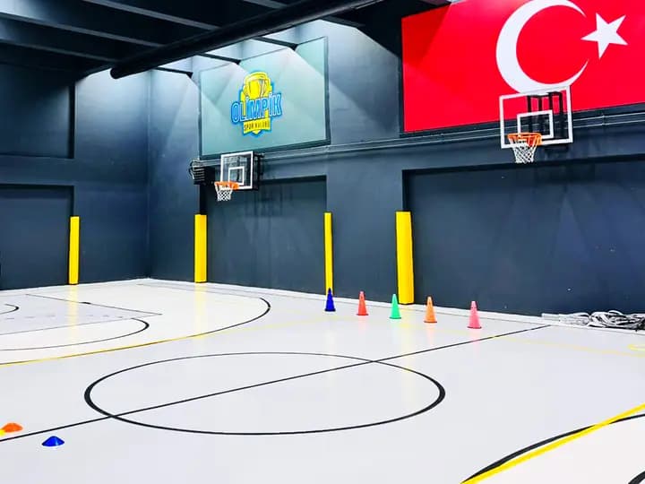 Pendik Ömer Nasuhi Bilmen Spor Salonu